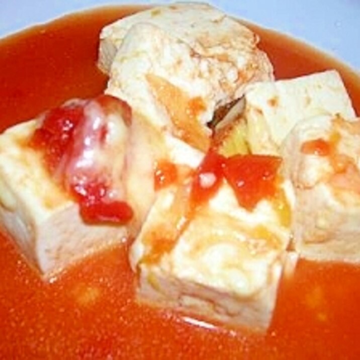 ボリューム満点のトマト鍋の〆は優しい豆腐スープ！